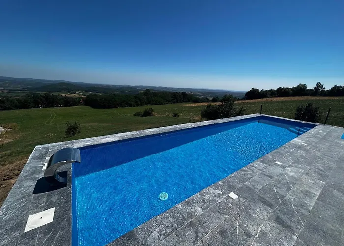 Sumadijski Ranc بيت للعطل